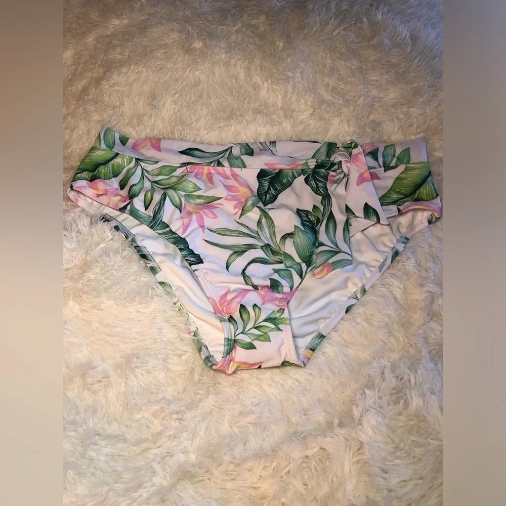 VENUS Tropical Leaf Print Women's Bathing suit bottoms size 20 NWOT